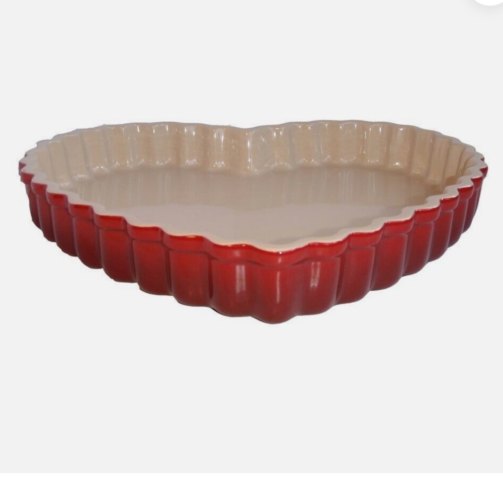 Le Creuset Stoneware Fluted HEART Tart Pie Baking Dish